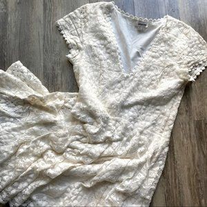 Storee White Lace Dress, V-neck